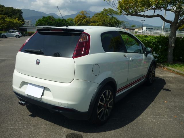 FIAT ABARTH GRANDE PUNTO 2009 Image 31