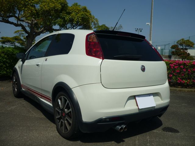 FIAT ABARTH GRANDE PUNTO 2009 Image 31