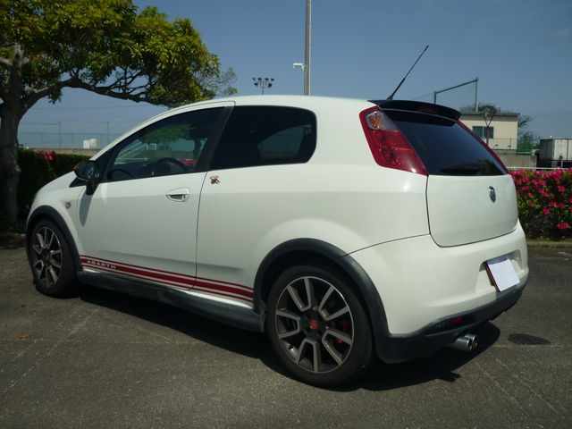 FIAT ABARTH GRANDE PUNTO 2009 Image 31