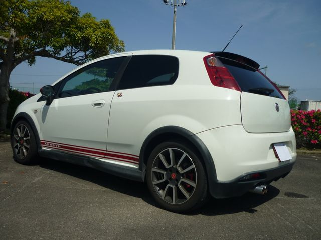 FIAT ABARTH GRANDE PUNTO 2009 Image 31