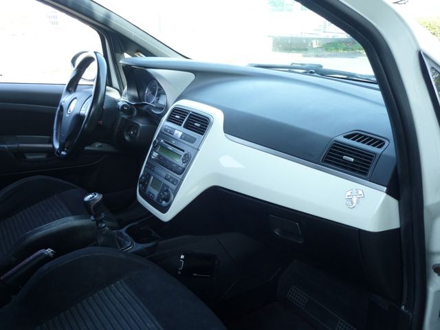 FIAT ABARTH GRANDE PUNTO 2009 Image 31