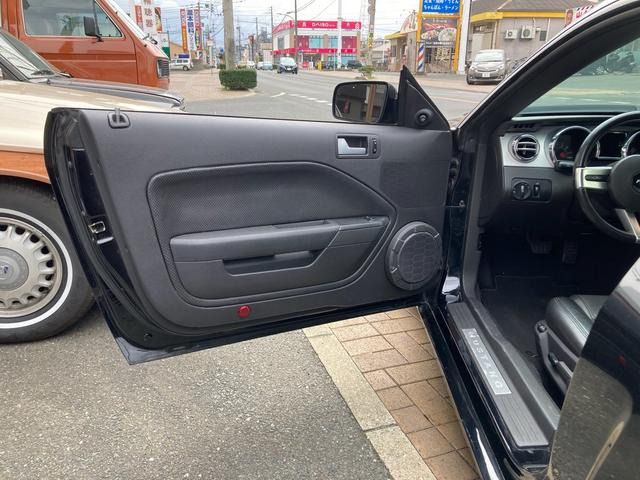 FORD MUSTANG 2011 Image 31