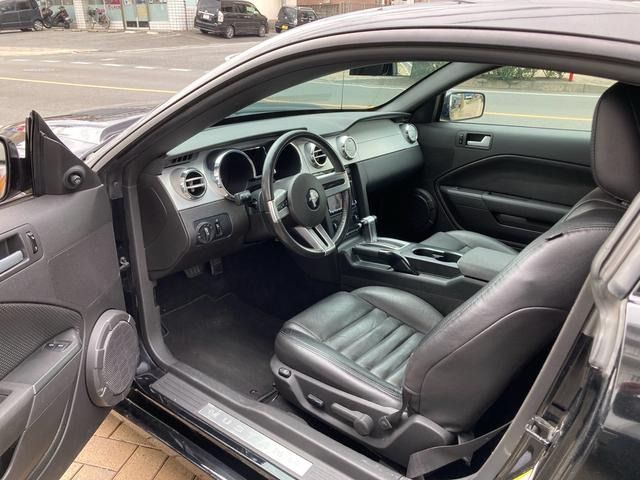 FORD MUSTANG 2011 Image 31