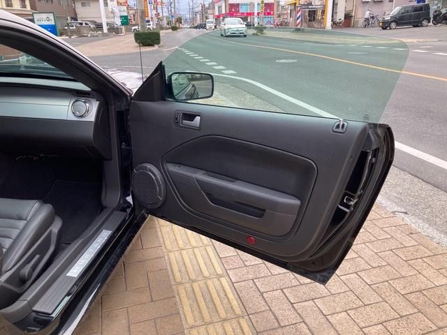 FORD MUSTANG 2011 Image 31