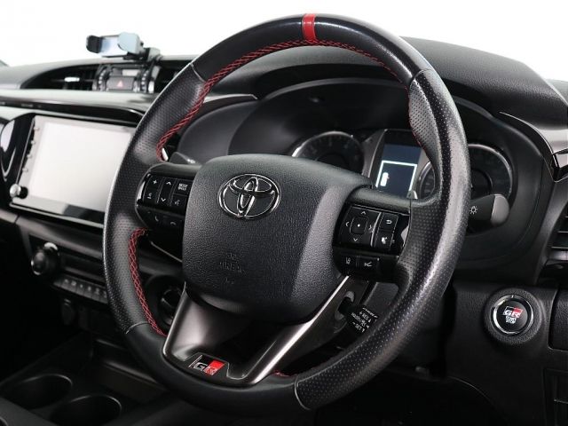 TOYOTA HILUX 4WD 2022 Image 31