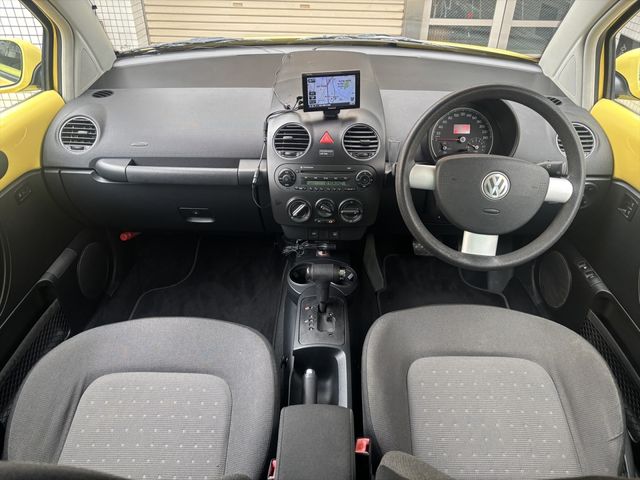 VOLKSWAGEN BEETLE 2009 Image 31