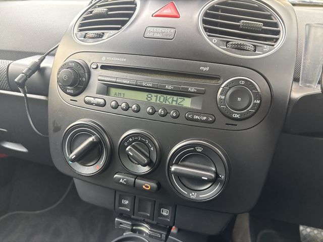 VOLKSWAGEN BEETLE 2009 Image 31