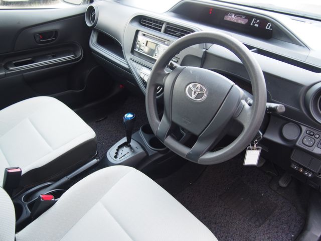 TOYOTA AQUA 2020 Image 31