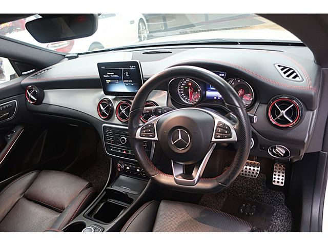 MERCEDES BENZ CLA SH 2016 Image 31