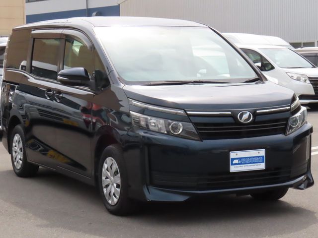 TOYOTA VOXY 2014 Image 31