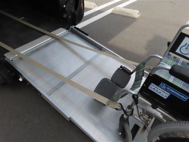 TOYOTA VOXY 2014 Image 31