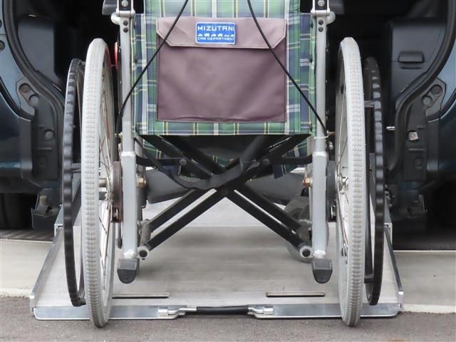 TOYOTA VOXY 2014 Image 31