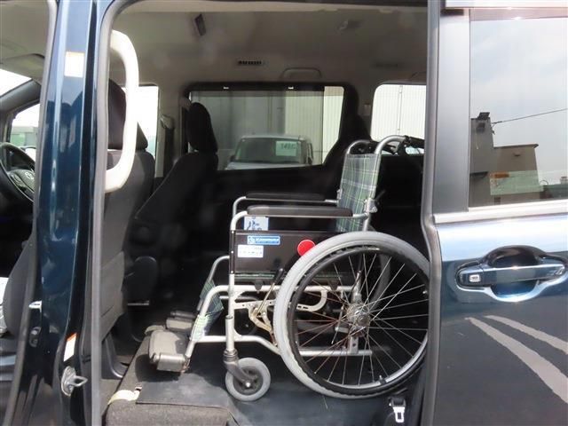 TOYOTA VOXY 2014 Image 31