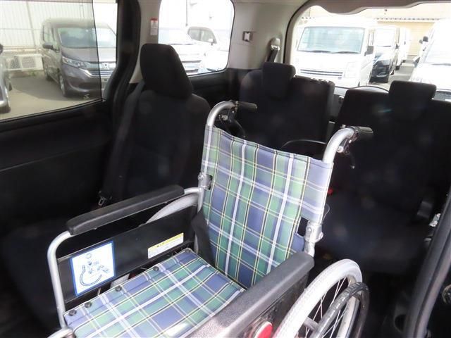 TOYOTA VOXY 2014 Image 31