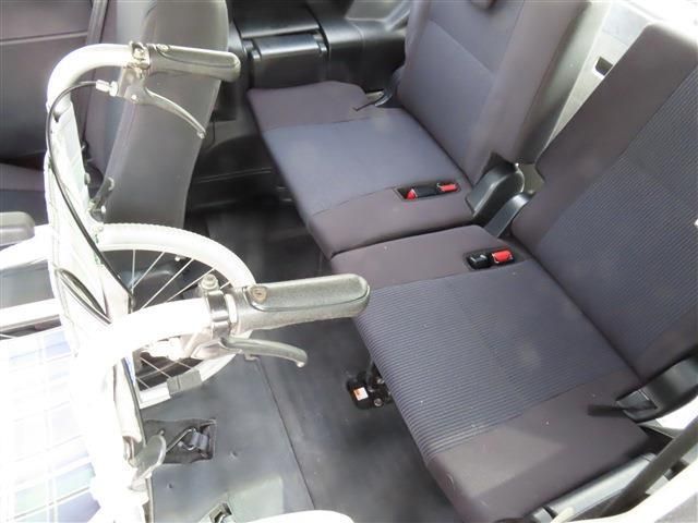 TOYOTA VOXY 2014 Image 31