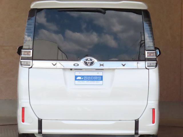 TOYOTA VOXY 2018 Image 31