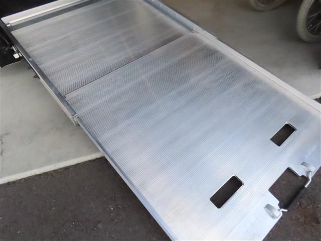 TOYOTA VOXY 2018 Image 31