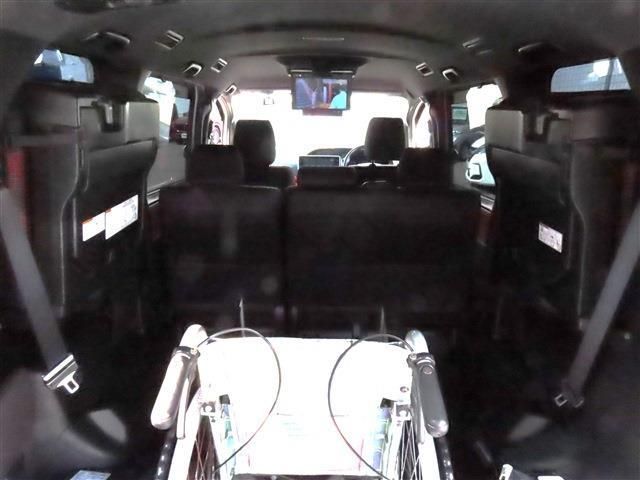 TOYOTA VOXY 2018 Image 31