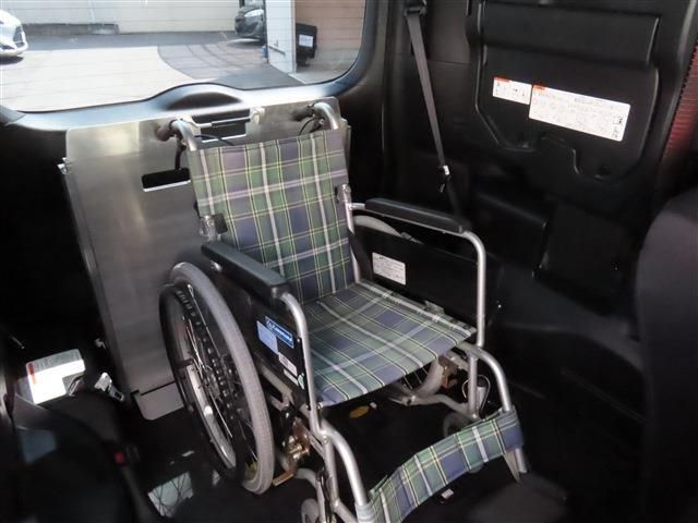 TOYOTA VOXY 2018 Image 31