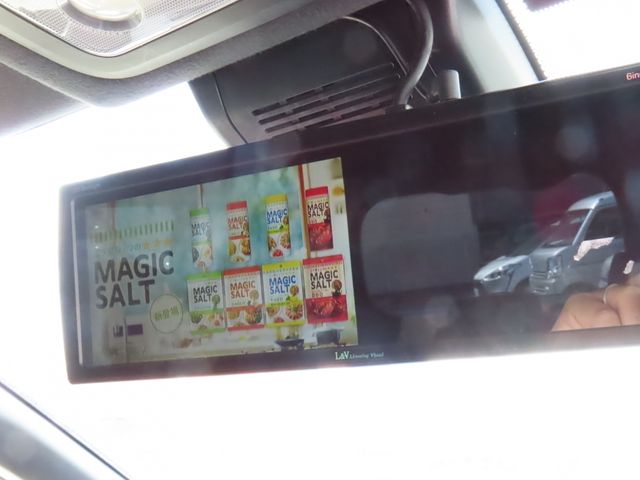 TOYOTA VOXY 2018 Image 31