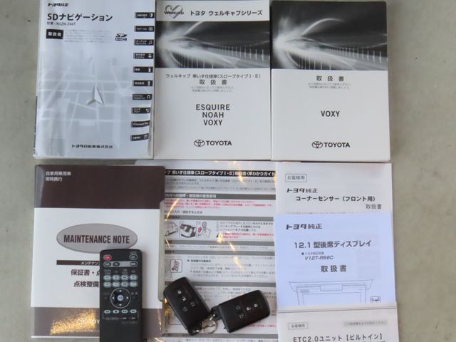 TOYOTA VOXY 2018 Image 31