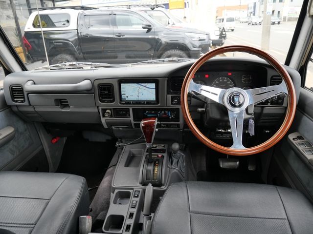 TOYOTA LANDCRUISER PRADO 1993 Image 31