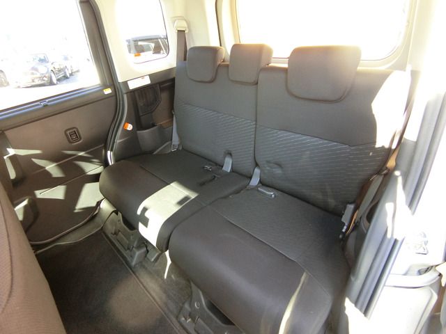 TOYOTA TANK 2018 Image 31