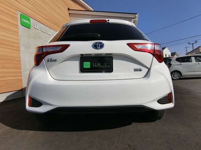 TOYOTA VITZ HYBRID 2019 Image 31