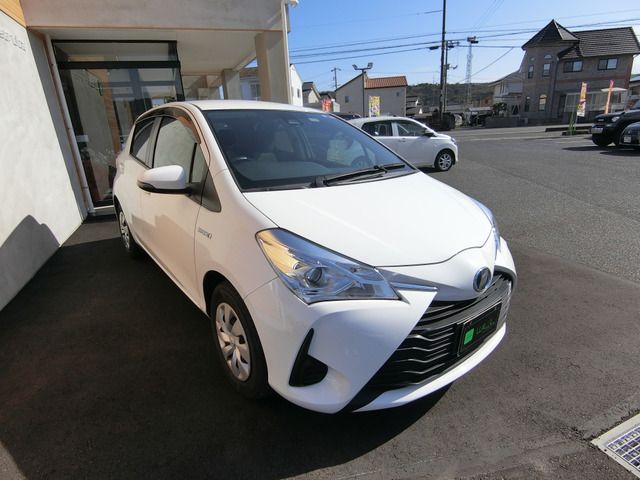 TOYOTA VITZ HYBRID 2019 Image 31