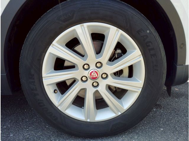 JAGUAR E-PACE 2018 Image 31