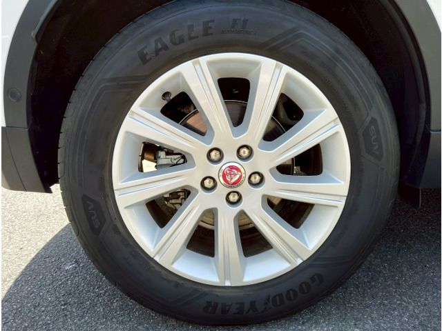 JAGUAR E-PACE 2018 Image 31