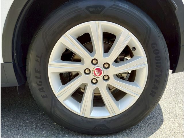 JAGUAR E-PACE 2018 Image 31