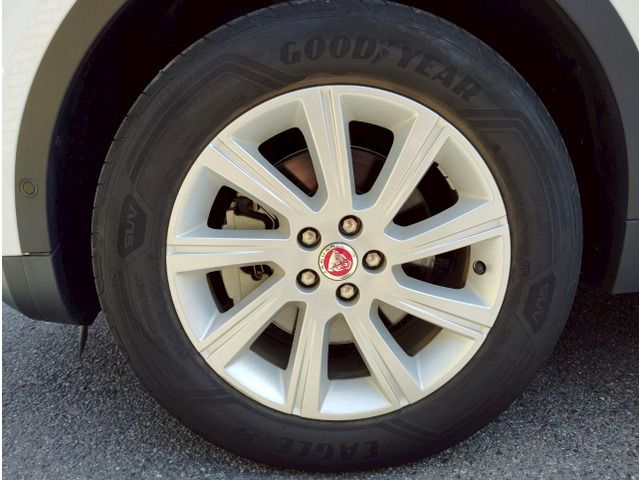 JAGUAR E-PACE 2018 Image 31