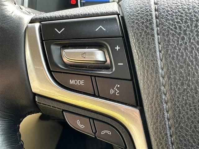 TOYOTA CROWN MAJESTA HYBRID 2016 Image 31