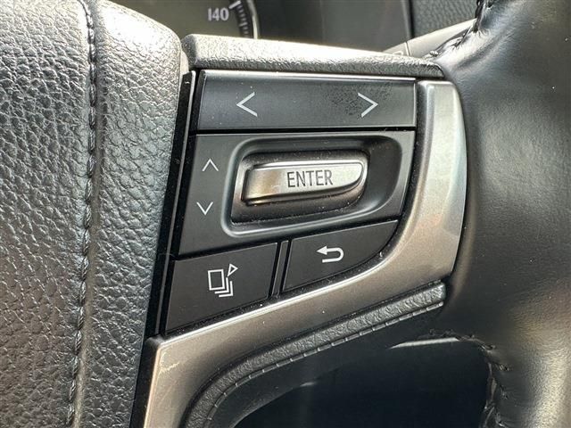 TOYOTA CROWN MAJESTA HYBRID 2016 Image 31