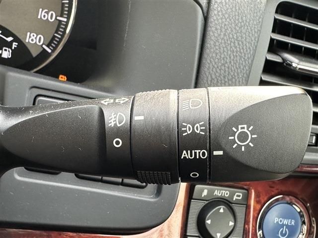 TOYOTA CROWN MAJESTA HYBRID 2016 Image 31