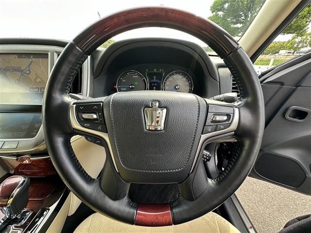 TOYOTA CROWN MAJESTA HYBRID 2016 Image 31