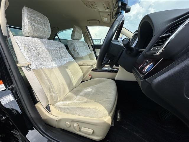 TOYOTA CROWN MAJESTA HYBRID 2016 Image 31