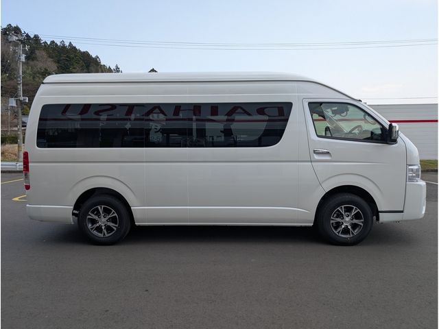 TOYOTA HIACE WAGON 4WD 2025 Image 31