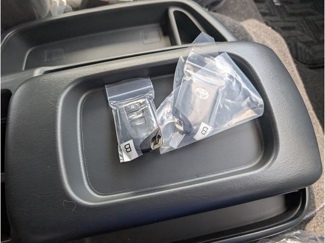 TOYOTA HIACE WAGON 4WD 2025 Image 31