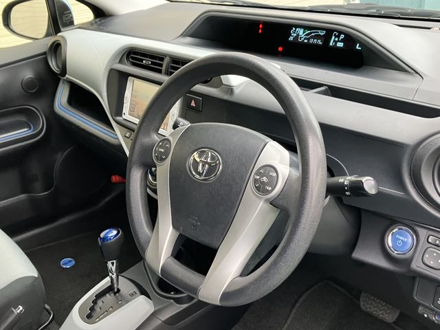 TOYOTA AQUA 2014 Image 31