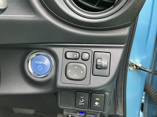 TOYOTA AQUA 2014 Image 31