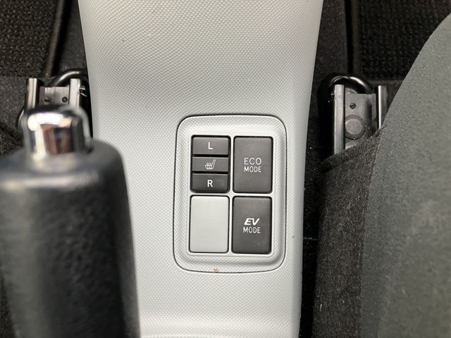 TOYOTA AQUA 2014 Image 31