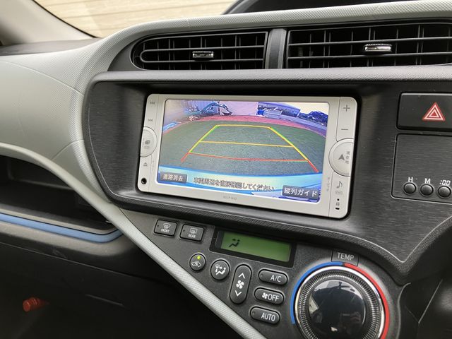 TOYOTA AQUA 2014 Image 31
