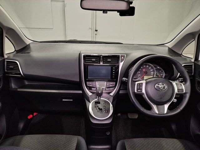TOYOTA RACTIS 2014 Image 31