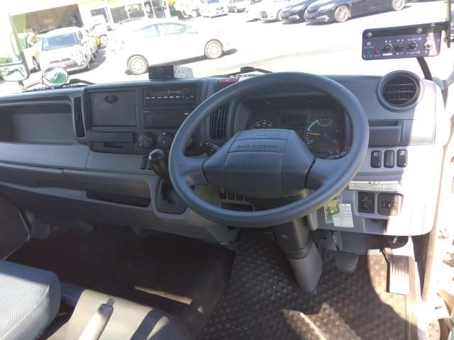 MITSUBISHI CANTER 2012 Image 31