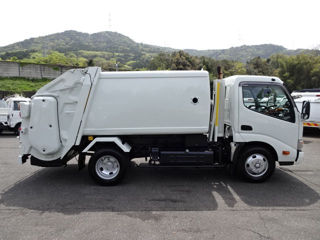 HINO DUTRO 2012 Image 31