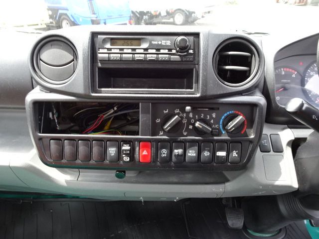 HINO DUTRO 2012 Image 31