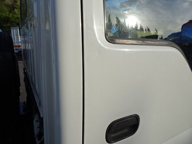 ISUZU  2009 Image 31