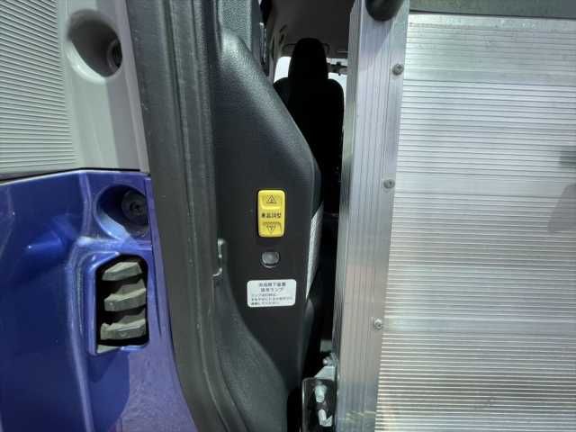 TOYOTA RACTIS 2014 Image 31